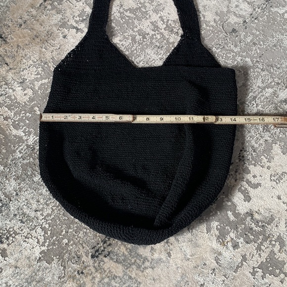 Black woven bucket bag - Picture 3 of 3